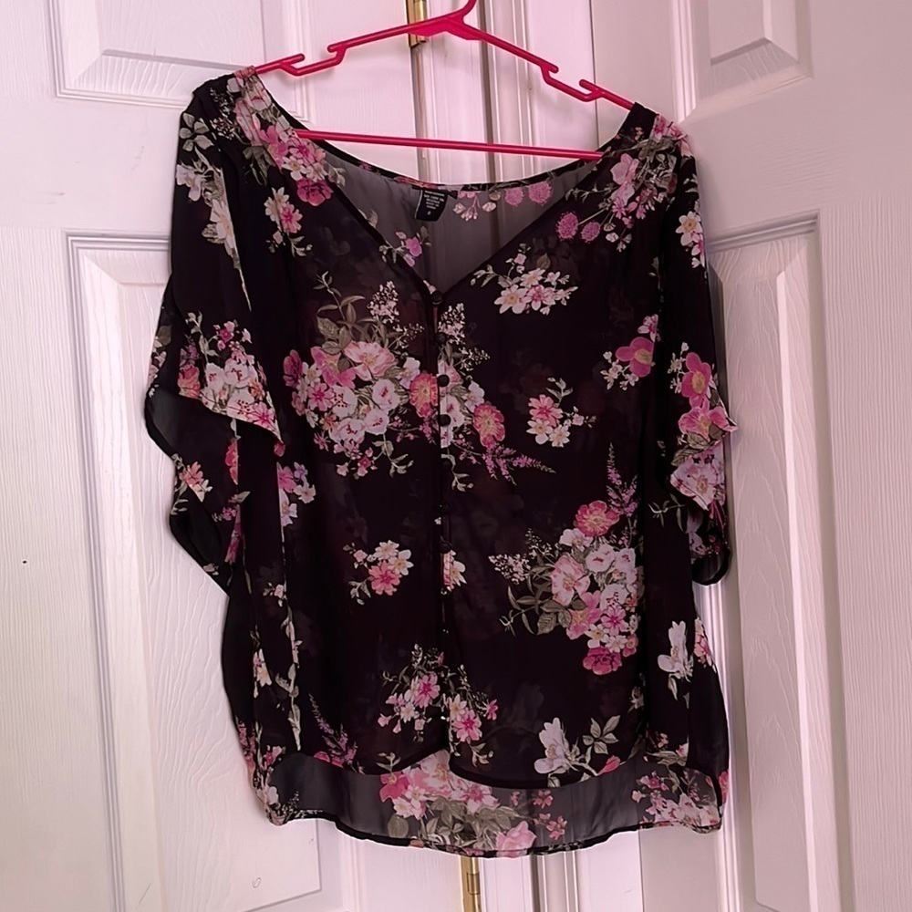 Floral cover up blouse short sleeve free feeling ruffled shoulder - Size 0